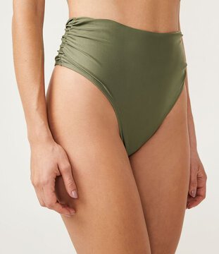 Biquíni Calcinha Hot Pants Asa Delta em Poliamida com Detalhe Franzido Verde