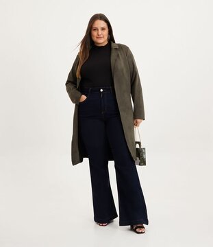 Calça Flare Jeans Marmorizada com Barra Desfiada Curve & Plus Size