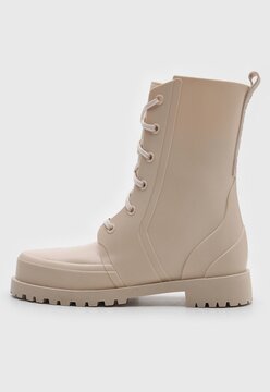 C&A BR Bota Feminina Chelsea Cano Baixo Tratorada Via Mia Off White 